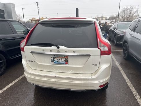 Used 2017 Volvo XC60 T5 Inscription image 11