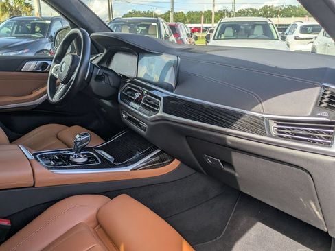 Used 2022 BMW X7 xDrive40i w/ M Sport Package AWD/4WD image 27