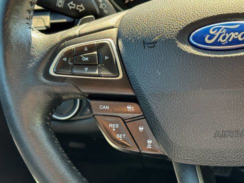 Used 2017 Ford Escape Titanium w/ Equipment Group 301A AWD/4WD image 27