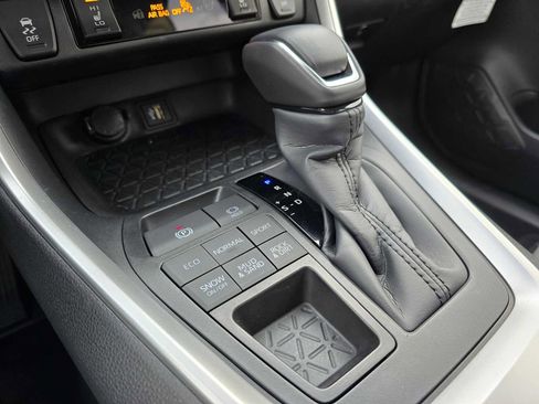 Certified 2025 Toyota RAV4 XLE Premium image 36
