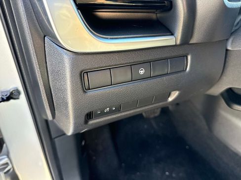 Used 2022 Nissan Rogue SV AWD/4WD image 20