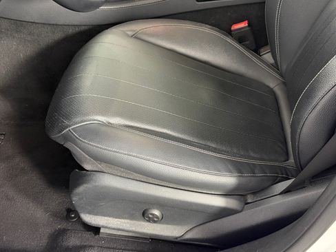 Used 2021 Mercedes-Benz E 350 Sedan image 13