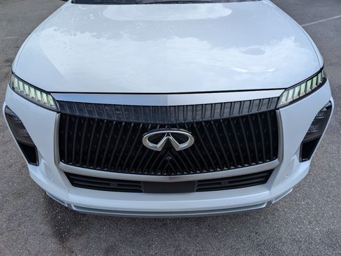 Used 2025 INFINITI QX80 Sensory AWD/4WD image 12
