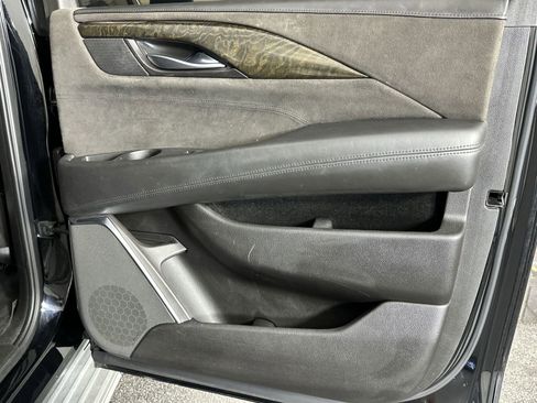Used 2015 Cadillac Escalade ESV Platinum image 32