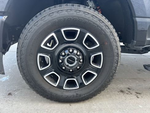 Used 2025 Ford F250 Platinum image 10