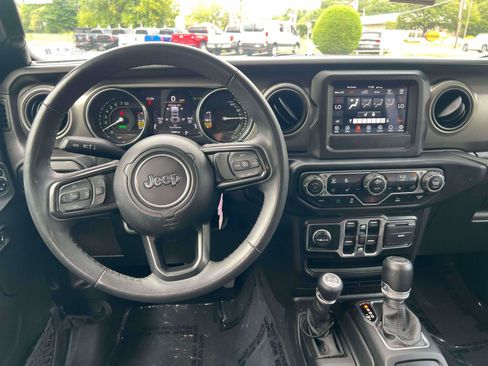 Used 2023 Jeep Wrangler Unlimited w/ Cold Weather Group AWD/4WD image 24