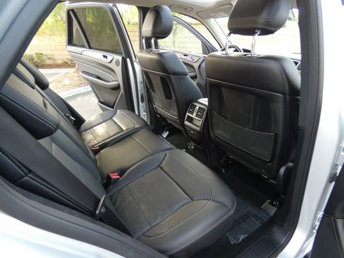 Used 2015 Mercedes-Benz ML 350 4MATIC image 39