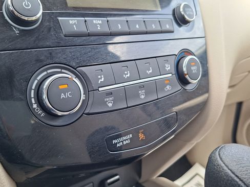 Used 2016 Nissan Rogue S w/ Appearance Package FWD image 15