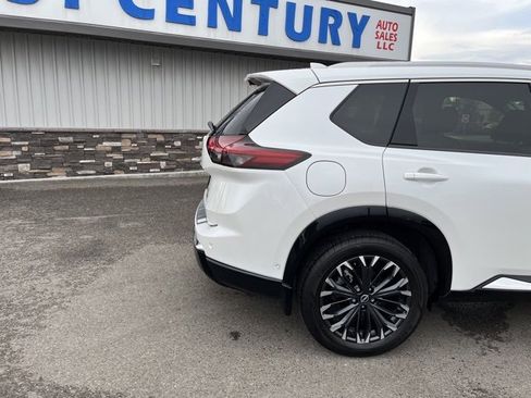 Used 2024 Nissan Rogue Platinum w/ Platinum Premium Package image 11