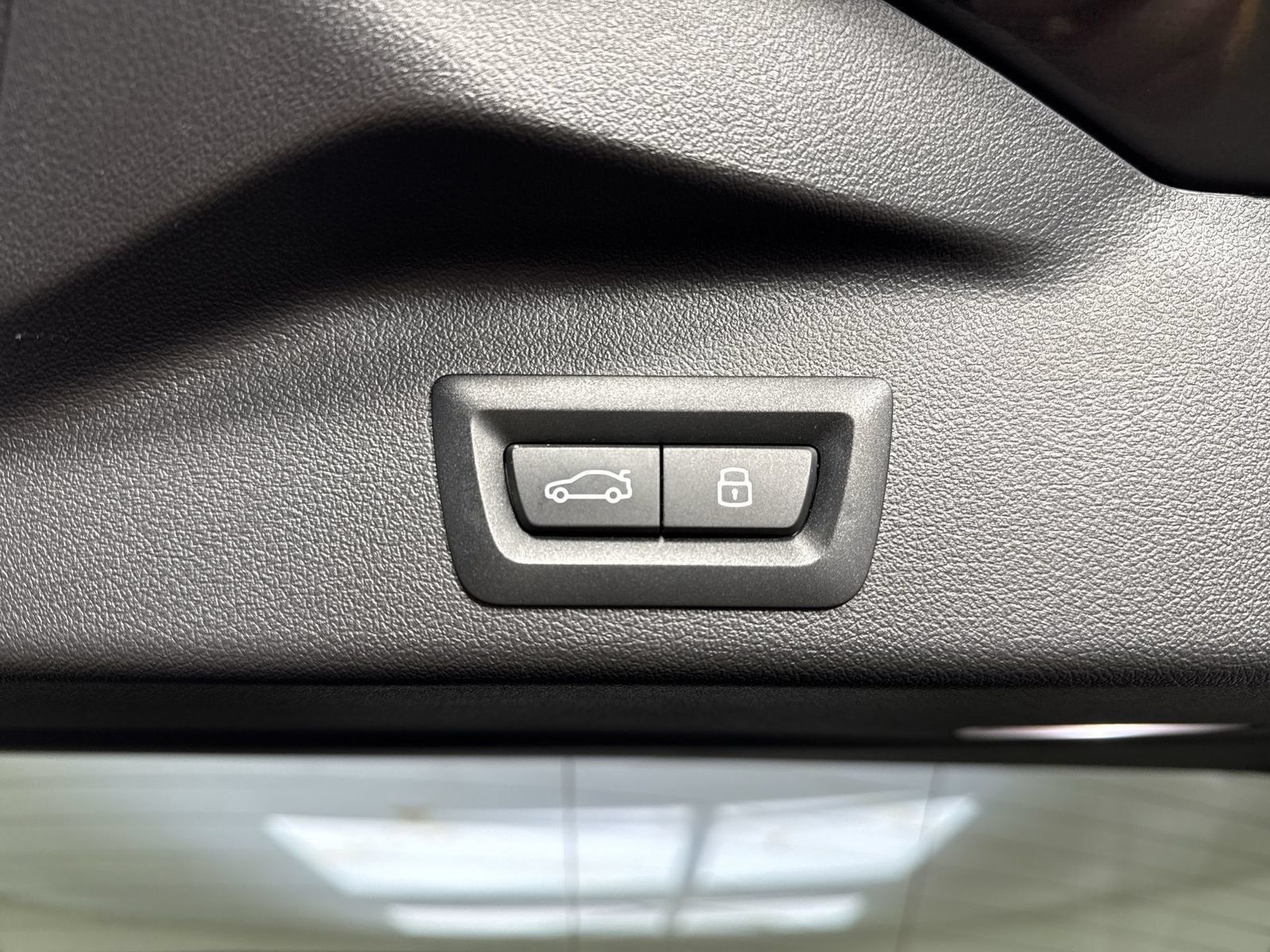Used 2024 BMW X5 xDrive50e AWD/4WD image 35