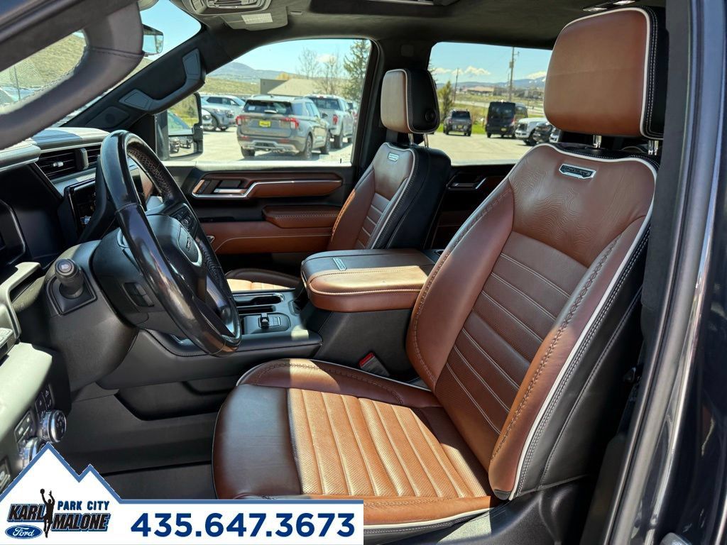 Used 2024 GMC Sierra 3500 Denali Ultimate AWD/4WD image 15