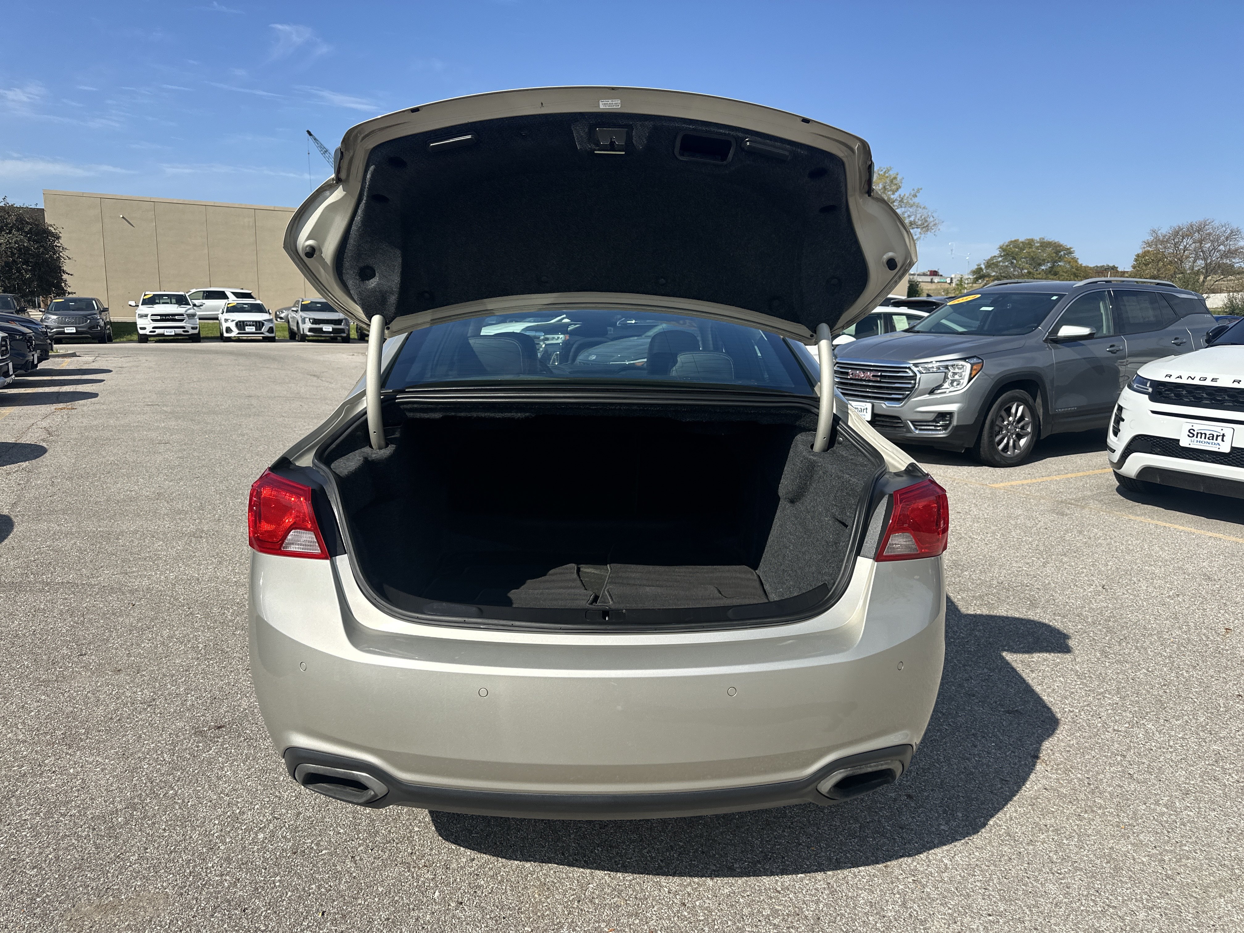Used 2015 Chevrolet Impala LTZ FWD image 10