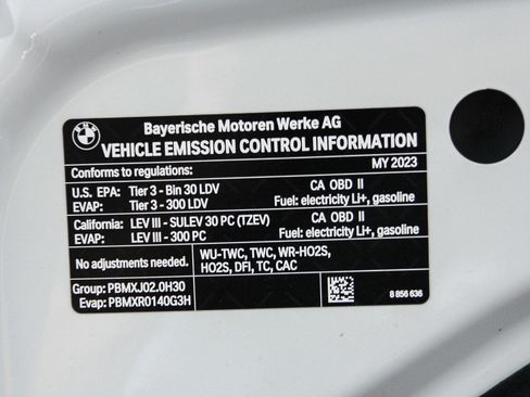 Certified 2023 BMW 530e w/ Premium Package image 28