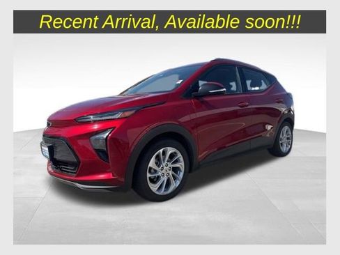 Certified 2022 Chevrolet Bolt EUV LT w/ Driver Confidence Package image 1
