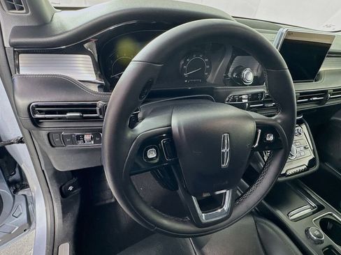 Used 2022 Lincoln Corsair FWD w/ Equipment Group 101A image 11