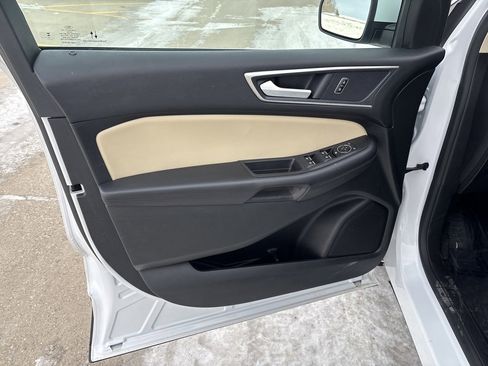 Used 2024 Ford Edge SEL w/ Convenience Package image 12