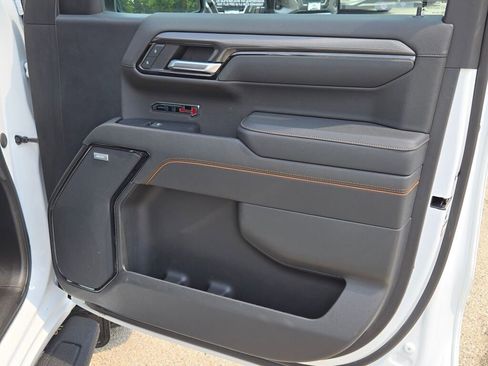 Used 2023 GMC Sierra 1500 AT4 w/ AT4 Premium Package image 9