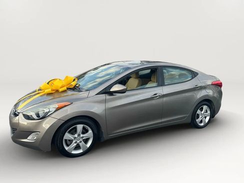 Used 2013 Hyundai Elantra GLS w/ Preferred Pkg image 4