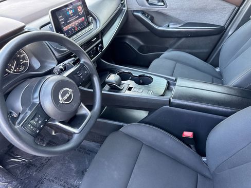 Used 2023 Nissan Rogue S image 9