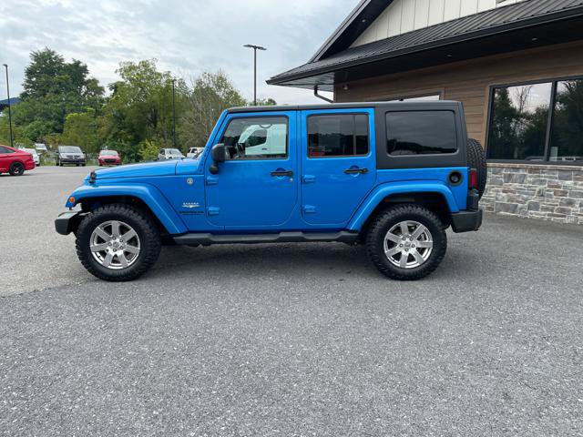 Used 2015 Jeep Wrangler Unlimited Sahara w/ Connectivity Group AWD/4WD image 3