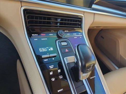 Used 2018 Porsche Panamera 4 AWD/4WD image 21