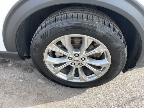 Used 2024 Ford Explorer Limited image 15