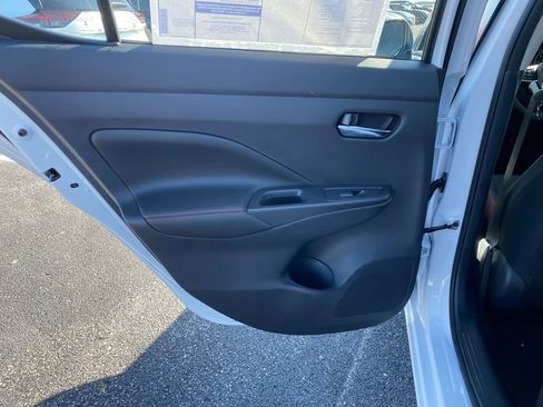 New 2025 Nissan Versa SR w/ Trunk Package image 15