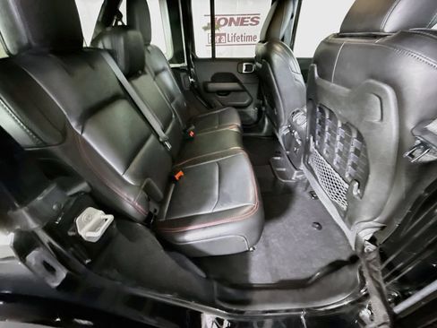 Used 2023 Jeep Wrangler Unlimited Rubicon w/ LED Lighting Group AWD/4WD image 29
