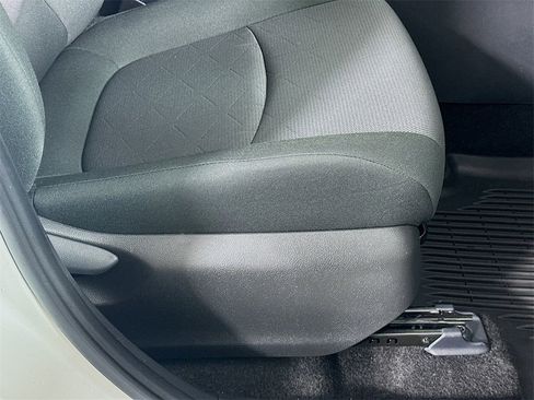 Used 2024 Toyota RAV4 XLE image 23