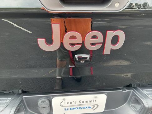 Used 2020 Jeep Gladiator Rubicon AWD/4WD image 6