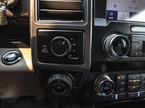 Used 2019 Ford F150 Limited AWD/4WD image 18