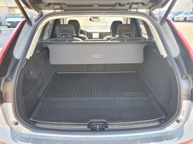 Used 2025 Volvo XC60 T8 Plus w/ Protection Package Premier AWD/4WD image 32