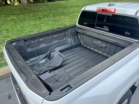 Used 2025 Chevrolet Colorado LT w/ Advanced Trailering Package RWD image 60