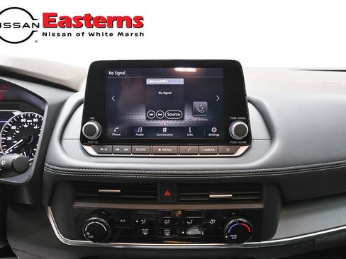 Used 2023 Nissan Rogue S AWD/4WD image 12
