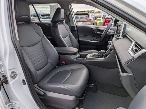 Certified 2024 Toyota RAV4 XLE Premium AWD/4WD image 25