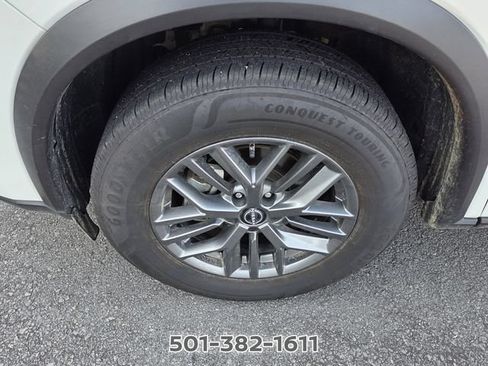 Used 2025 Nissan Rogue S AWD/4WD image 18