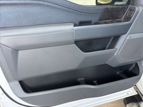 Used 2023 Ford F150 Lariat w/ Equipment Group 502A High image 10