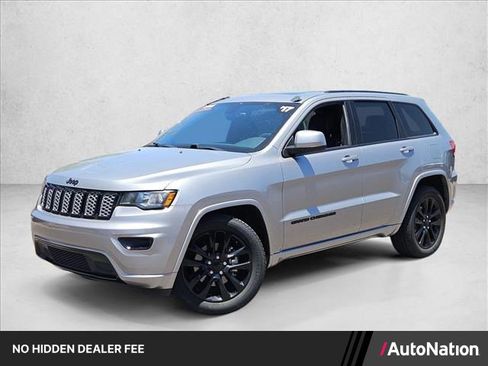 Used 2017 Jeep Grand Cherokee Altitude AWD/4WD image 1