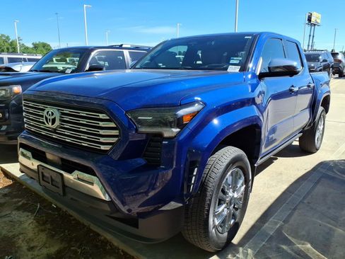 Certified 2024 Toyota Tacoma Limited w/ Limited Package (LT) image 3