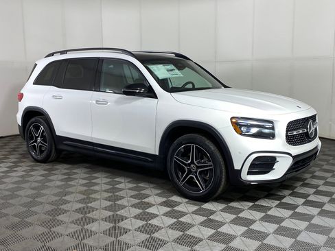 New 2026 Mercedes-Benz GLB 250 4MATIC image 7