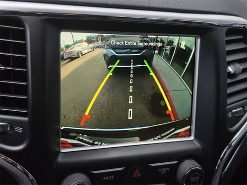 Used 2018 Jeep Grand Cherokee Summit image 19