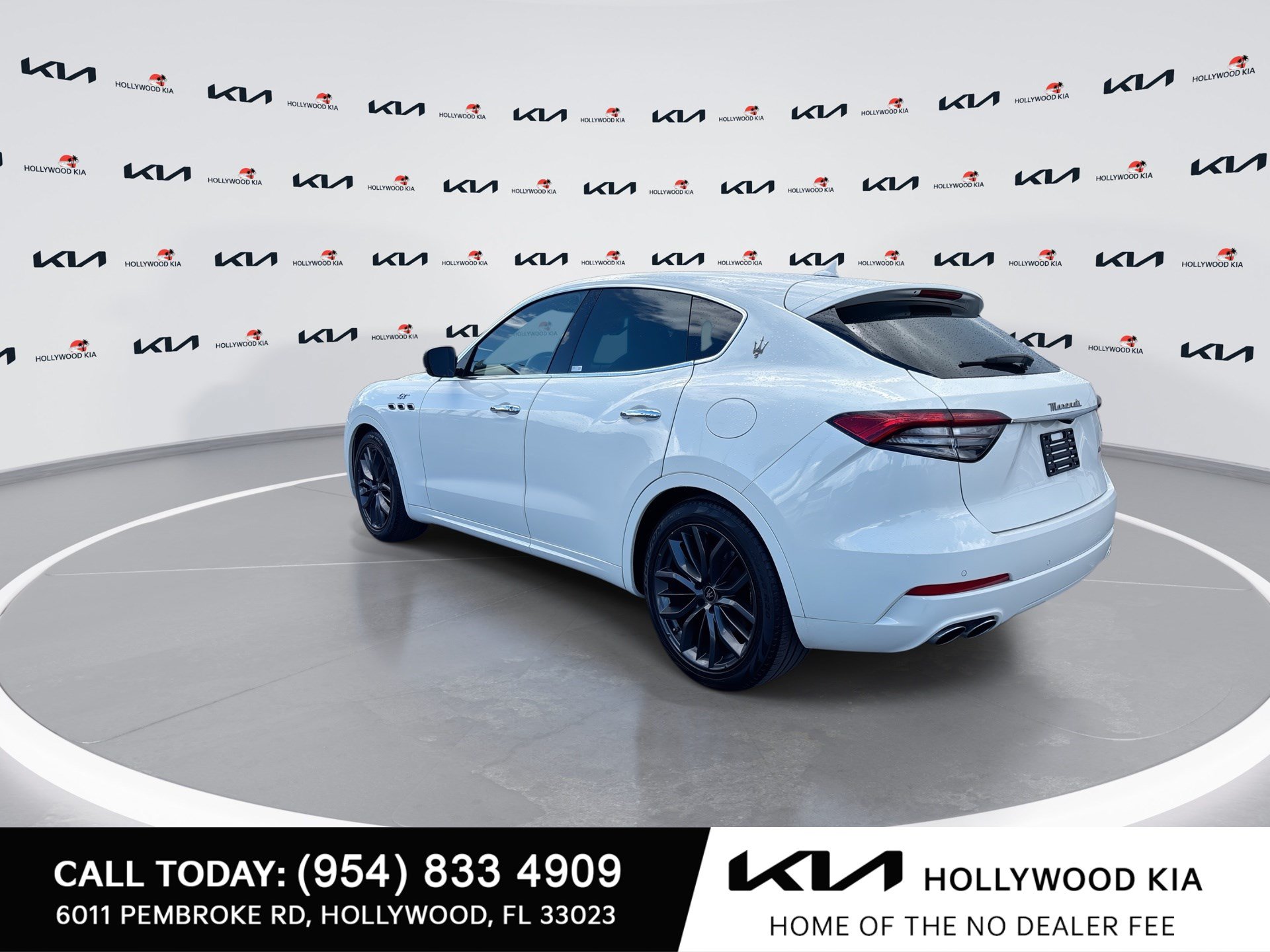 Used 2024 Maserati Levante GT Ultima AWD/4WD image 6