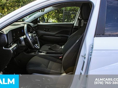 Used 2025 Hyundai Kona SEL FWD image 16