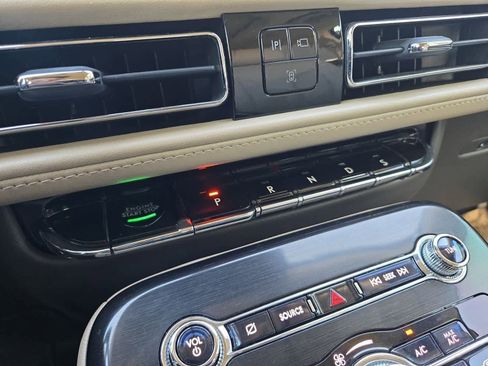 Used 2022 Lincoln Nautilus Reserve image 30