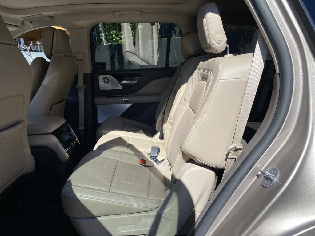 Used 2020 Lincoln Aviator Reserve w/ Equipment Group 202A AWD/4WD image 16