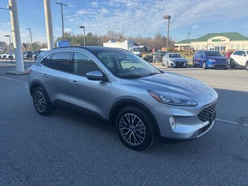 Used 2022 Ford Escape SEL w/ Class II Trailer Tow Package image 8