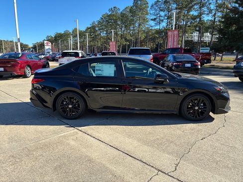 New 2026 Toyota Camry SE image 8