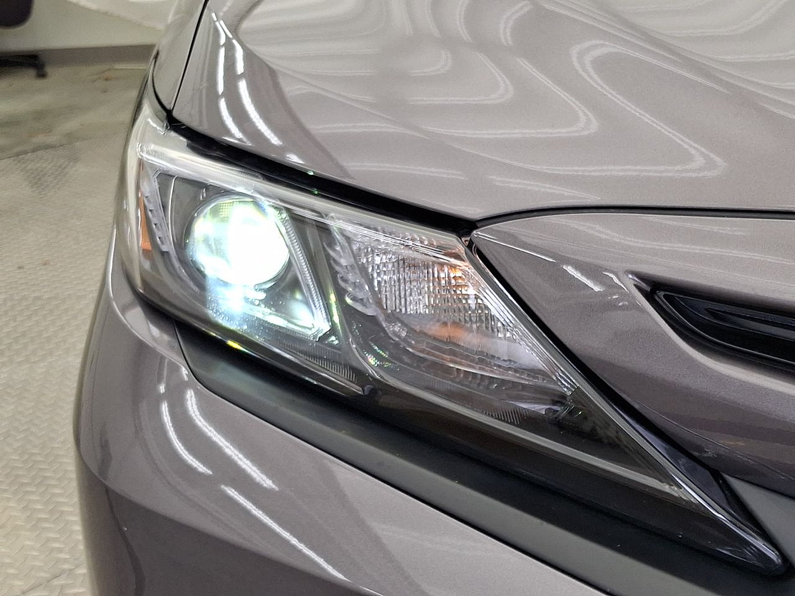 Certified 2022 Toyota Camry SE w/ Cold Weather Package AWD/4WD image 32