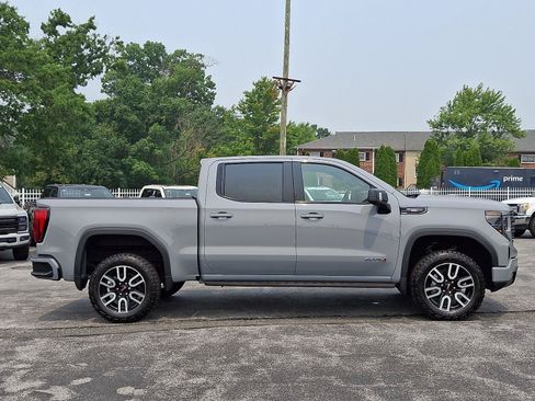 Used 2024 GMC Sierra 1500 AT4 w/ Technology Package AWD/4WD image 7