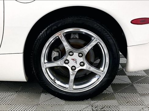 Used 2002 Chevrolet Corvette Coupe w/ Preferred Equipment Group2 image 6